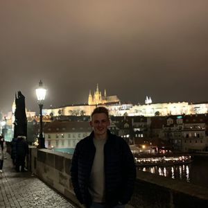 Meet your Posher, Tom